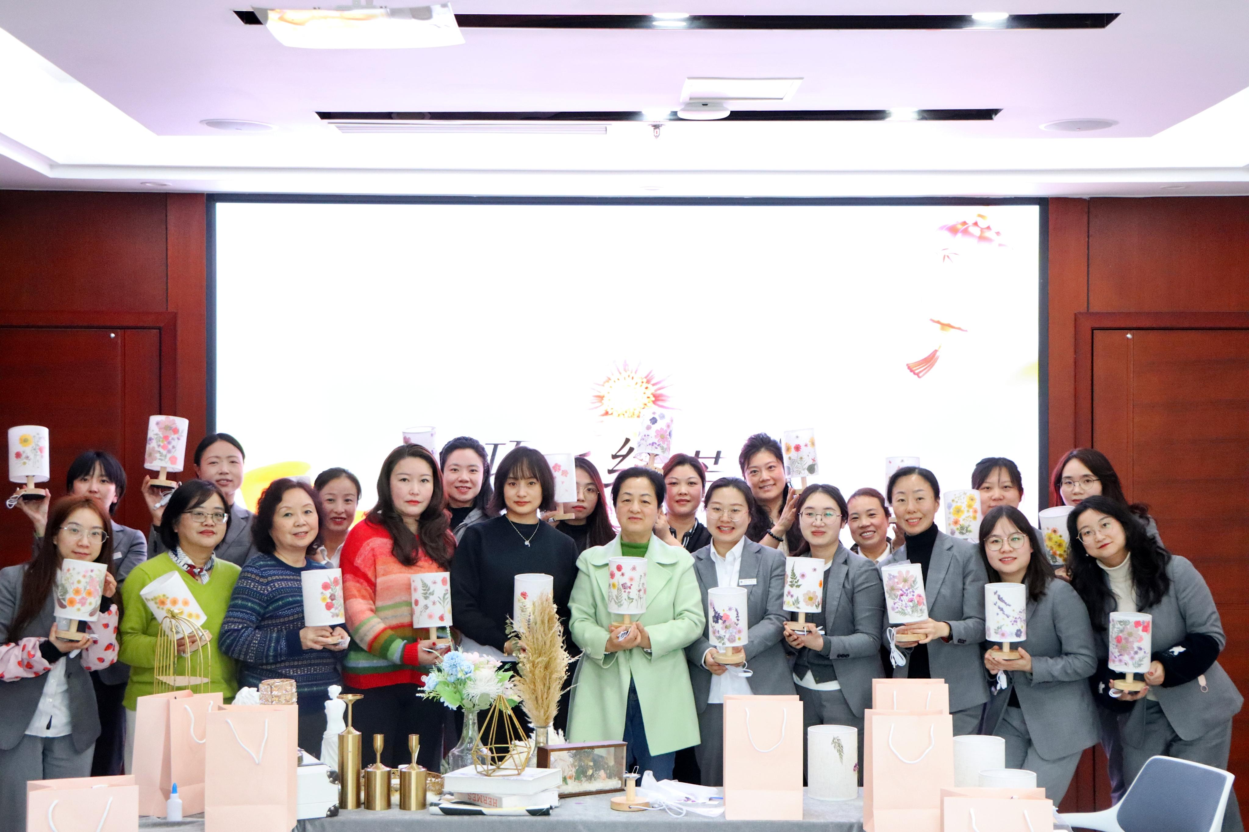 贵阳仲裁委员会工会举办“巧手绽芳华”三八妇女节主题活动